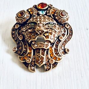 Heidi Daus Gold-Tone Lion w Swarovski Crystals Brooch